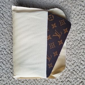 Louis Vuitton Zippy Wallet Brown